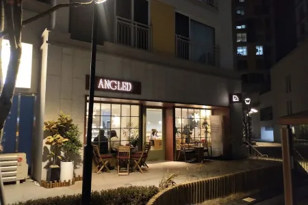 ANGLED