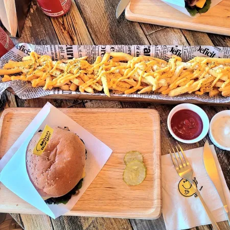 Moon Burger
