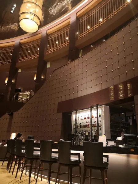 Lobby Lounge & Bar