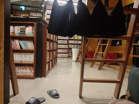 Cartoon & Book Cafe Nolsup Gangnam Kyobo Tower Branch
