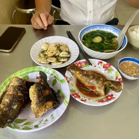 Quán cơm Đồng Nhân