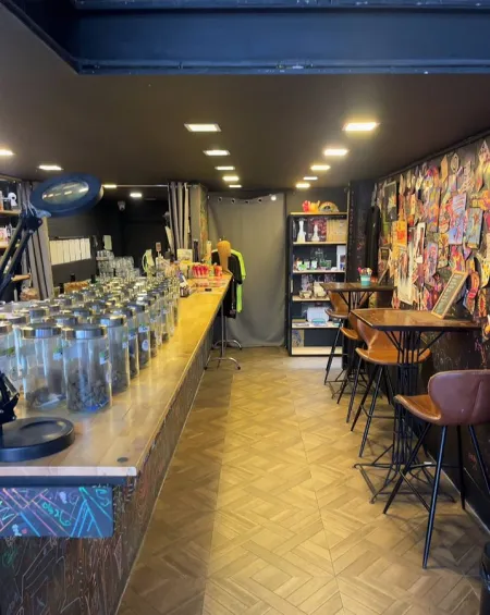 Stash BKK Ari Cannabis Shop & Kratom