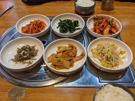 Gonjiam Halmae S omeori Gukbap Nonhyeon Branch