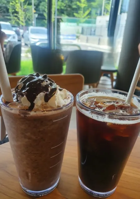 Starbucks Incheon Gyeongwon-daero DT Branch