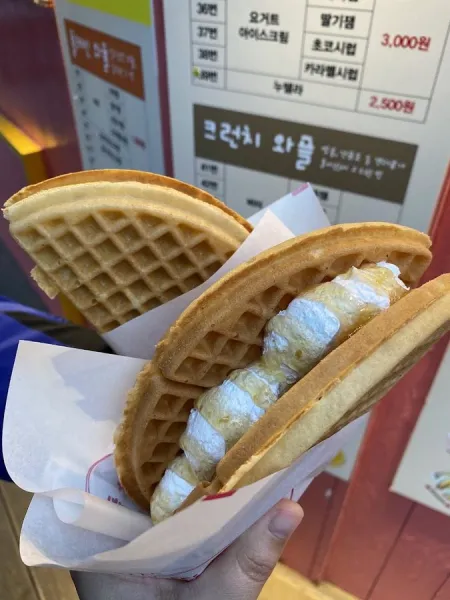 Ttingttong Waffle Konkuk Univ. Branch