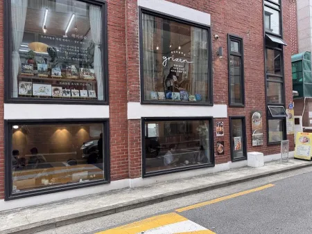 Peak Roastery Mangwon Branch