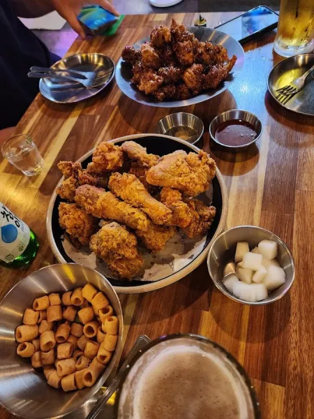 Bueo Chicken Star Tower Branch