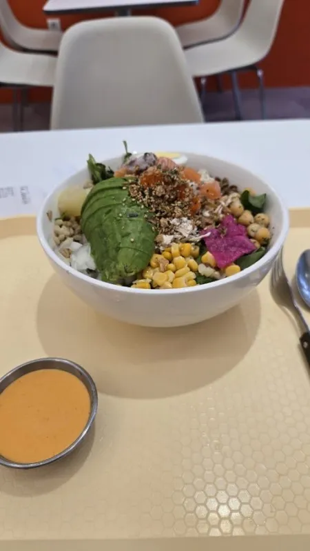 Hola Poke Yeoksam Branch