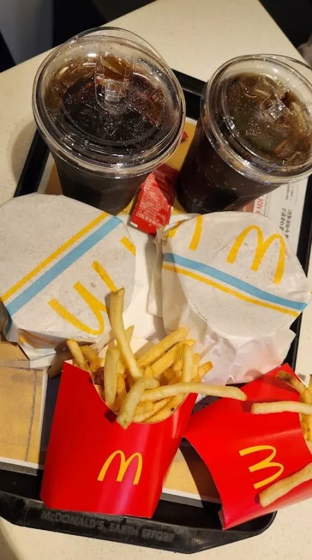 맥도날드 여수학동DT점