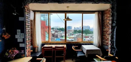 Haebangchon Cafe