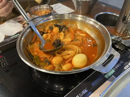 Dukki Tteokbokki Daeyeon CGV Branch