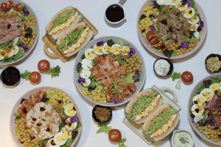 Cheongnyeon Salad & Pub