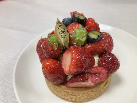 MÓNT・JÉLI. CAKE SHOP