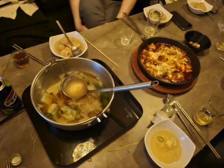 Jongno Sulbang Room Hof