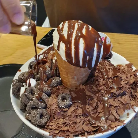 투썸플레이스 서울대입구역점