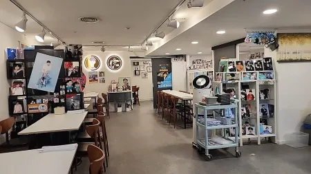 Hyundai Tower Restaurant Area
