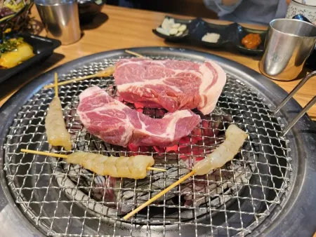 Gogi Guneun Maeul