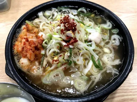 Jeonju Kongnaru Kongnamul Gukbap