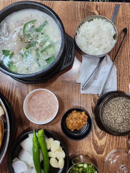 Manbo Mi Jangteo Sundaegukbap