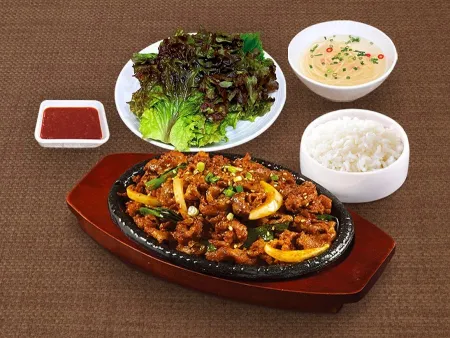 Wonhalmeoni Bossam Jokbal&bakgabudae(Myeongdong Branch)