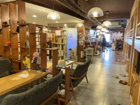 Cafe de Comics Hongdae Branch