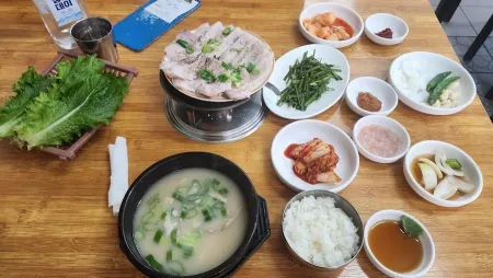 Jangwon Dwaeji Gukbap