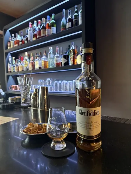 coma bar