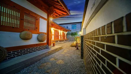 Hanok Stay Experience Center