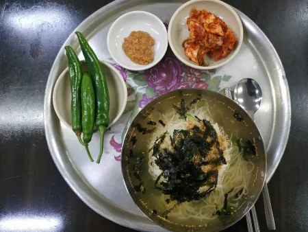 약초골목칼국수