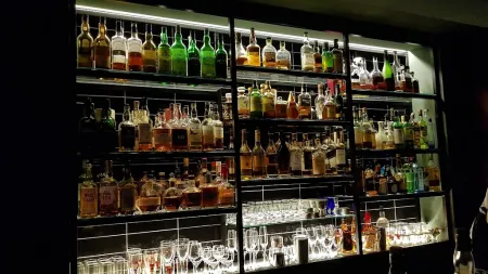 Simya Suljip Gak Bar Single Malt Bar