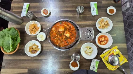 Yongyong Saenggogi