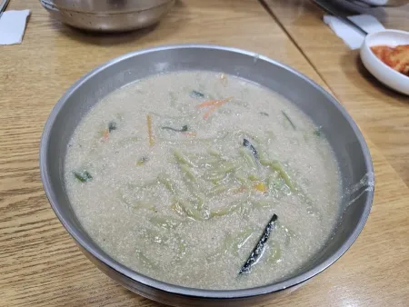 Sanseong Kalguksu