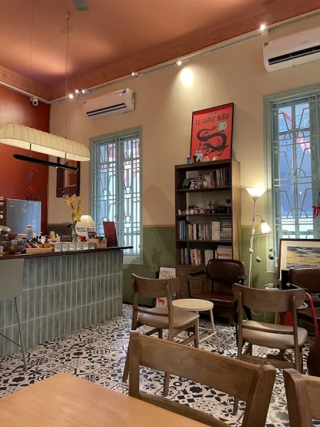 Black Market coffee space