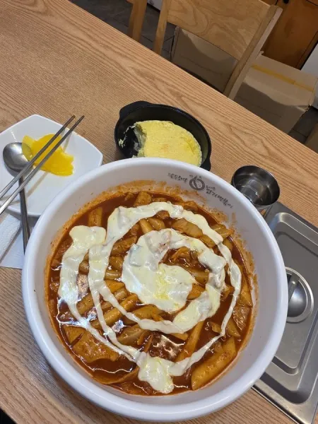 東大門ヨプギトッポッキ クムホサゴリ店