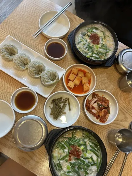 Busan Ajimae Gukbap Pine Avenue Branch