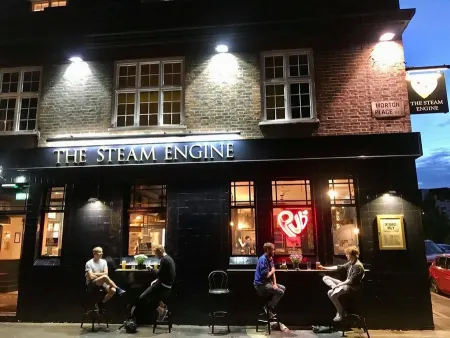 The Walrus Bar & Hostel