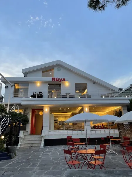 Dongmyeongdong Cafe Street