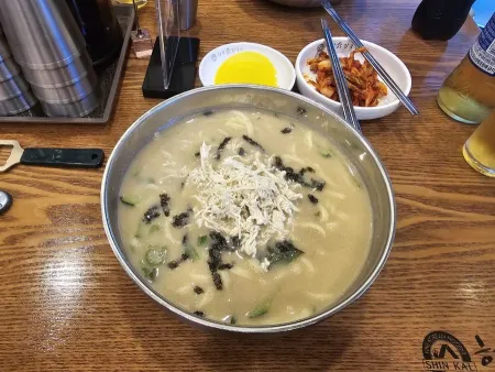 Hyeonpung Dak Kalguksu Busan Gwangalli Branch