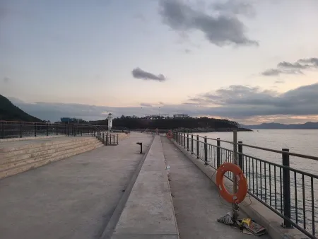 Cheonseonghang Breakwater Lighthouse