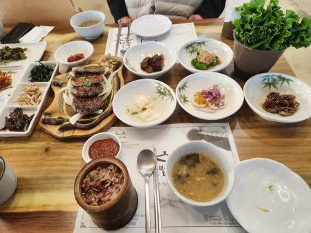 Dalbit Tteurak