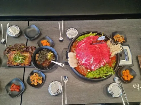 Baengnyeon Bulgogi Mulgalbi Yeonsinnae Branch