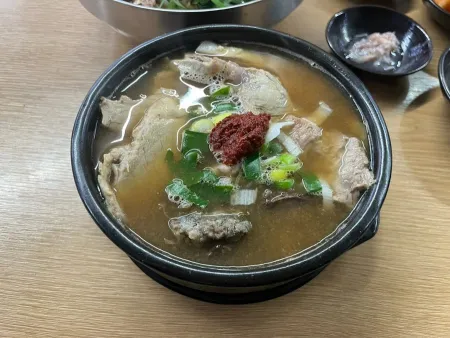Sinchang Dwaeji-gukbap