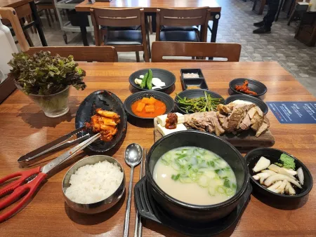 Daegeon Myeongga Dwaeji Gukbap