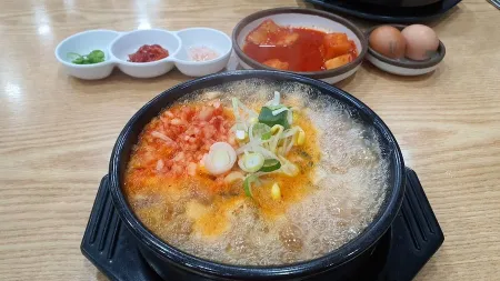 24 Hour Jeonju Myeongga Kongnamul Gukbap Naedong Branch