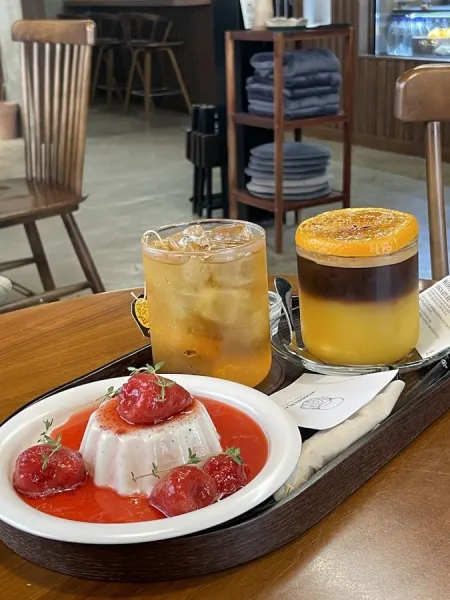 우든 플레이스 커피
